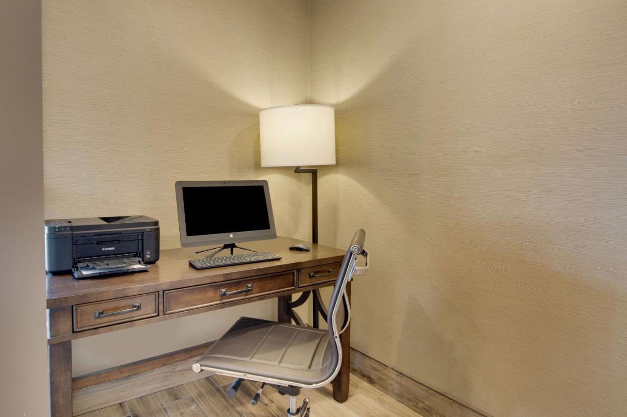 Comfort Inn Airport Roanoke Exterior foto